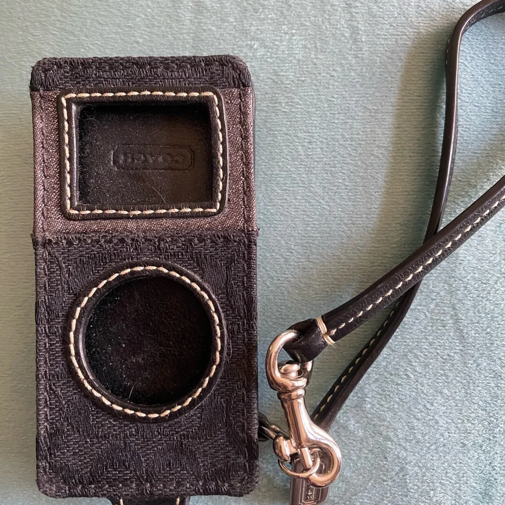Coach IPod Nano Case - Picture 1 of 4